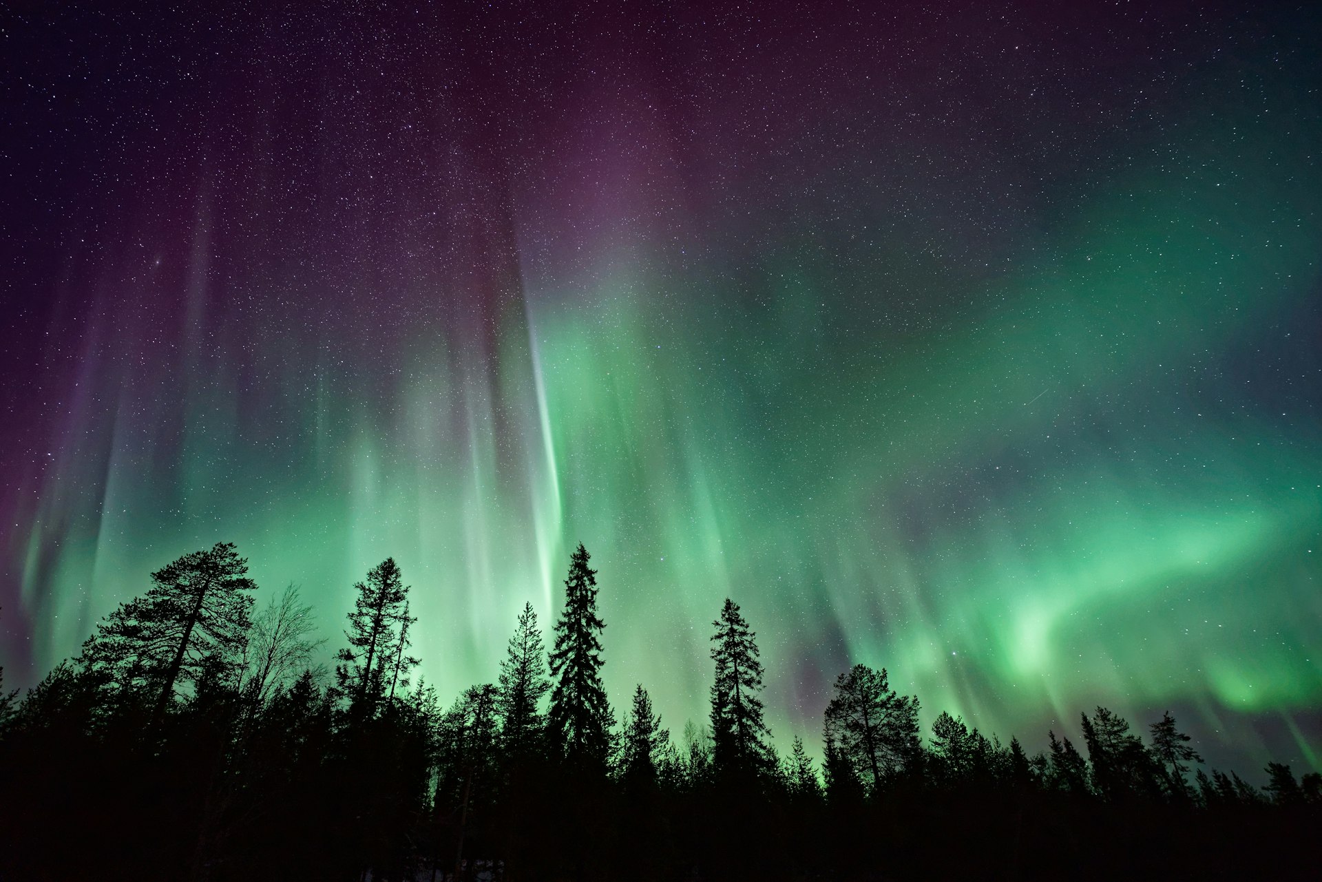 Northwest Territories aurora and lakes